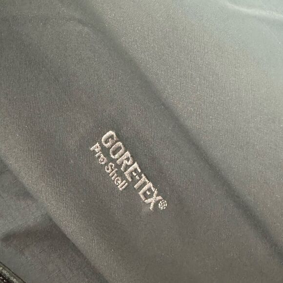 Arc'Teryx GoreTex Pro Shell Theta AR Black Jacket - Picture 7 of 15